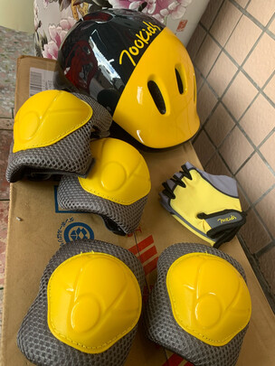 头盔护具