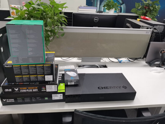 安钛克 Antec NE750白金牌全模组/7年换新/电脑电源 750W(全日系电解电容/80Plus/风扇启停）