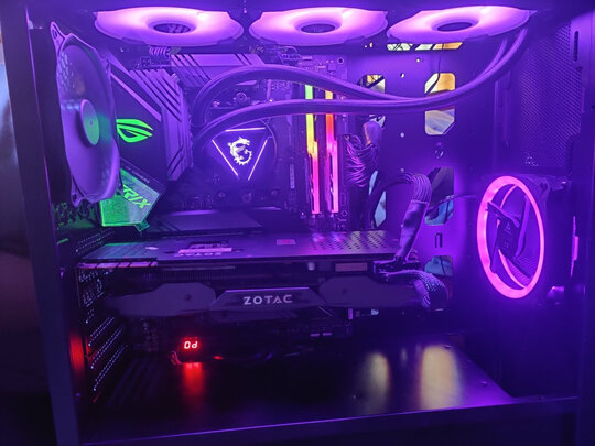 %title插图%num 微星(MSI) 360一体式电脑机箱CPU水冷散热器 寒冰360R(3把ARGB温控风扇/ARGB龙纹冷头/自带硅脂/3年质保)