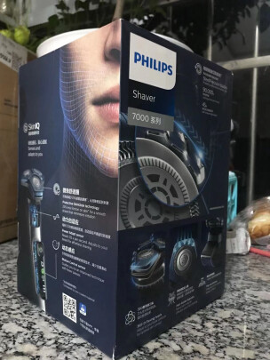 %title插图%num 飞利浦(PHILIPS)电动剃须刀SkinIQ蜂巢7系蓝蜂巢肌能感应智能刮胡刀S7731【敏感肌适用】
