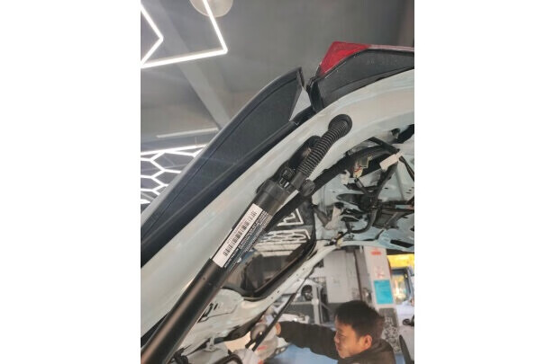 汽车电动尾门
