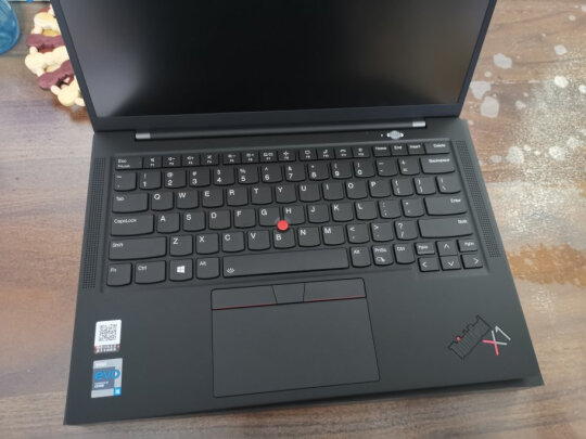 ThinkPad X1 Carbon对比华为MateBook X Pro有明显区别吗？哪款性能更强？哪个反应灵敏？