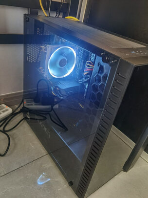 名龙堂i7 10700F电脑主机好不好用？