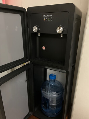 饮水机