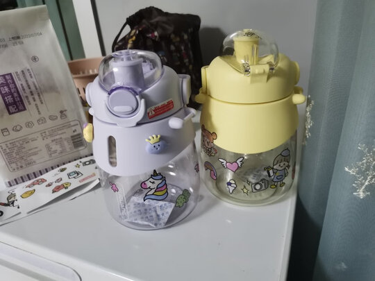 运动水杯