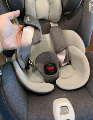 宝贝第一 宝宝汽车儿童安全座椅究竟好不好啊？稳定性好不好，使用顺滑吗？