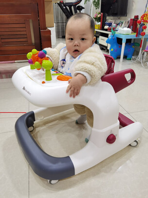 婴儿学步车