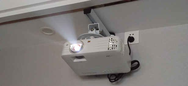 使用评测优派PX748-4K投影仪真实使用感受，千万不要被表面评价给骗了？