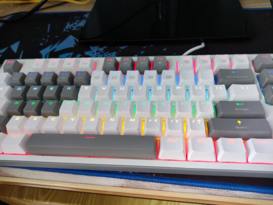 微星GK50红轴 机械键盘到底怎么样，手感好不好，功能强大吗？