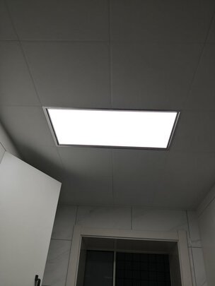 三,飞利浦(philips)厨房灯网友对比评测