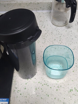 塑料水杯