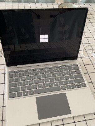 微软Surface Laptop Go究竟好不好，做工够好吗？按键舒服吗 