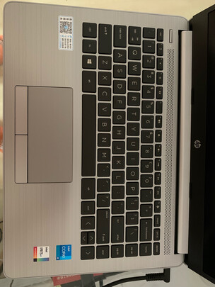 %title插图%num 惠普(HP)246 G8 14英寸商务轻薄笔记本电脑(英特尔酷睿11代i5-1135G7 16G 512G 锐炬显卡office一年上门)银色