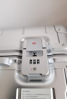 小米小米金属旅行箱|小米小米金属旅行箱 220英寸银色拉杆箱独家揭秘评测真相,不看后悔!