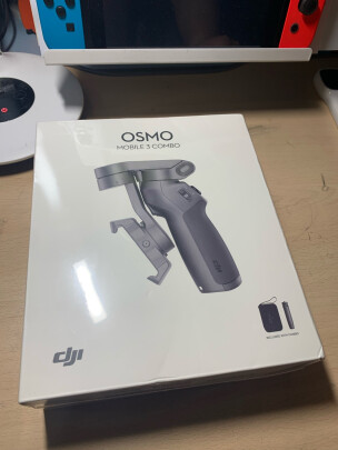 大疆Osmo Mobile灵眸手机云台3跟zhi yunsmooth 4有区别吗？哪个防抖比较稳定，哪个功能强大 