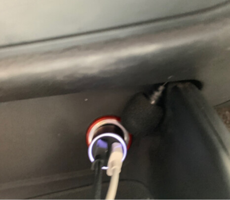 车载充电器