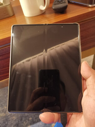 %title插图%num 三星 SAMSUNG 心系天下W21 5G 折叠屏 骁龙865+ 双模5G手机 12GB+512GB 熠辉金