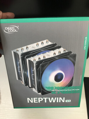 %title插图%num 九州风神 (DEEPCOOL)大霜塔CPU散热器(双塔/风冷/支持AM4/2066/6热管/双幻彩风扇/附带硅脂)
