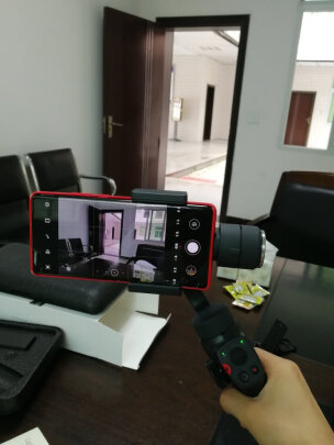 %title插图%num 逗映(FUNSNAP) Capture 2S手持稳定器三轴智能防抖手持云台 VLOG视频直播超长续航自拍杆小米稳定器
