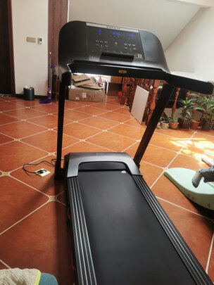 舒华SH-T9119T跑步机|外观展示讲讲看舒华SH-T9119T怎么样?多少人不看被忽悠了？