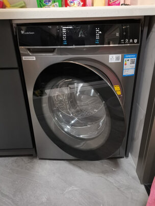 小天鹅TG100V66WIADY+TH100VH66WY滚筒洗衣机|外观展示小天鹅和海尔洗衣机哪个好?小天鹅洗衣机入手感受