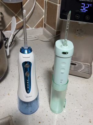 冲牙器