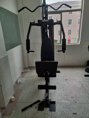 综合训练器