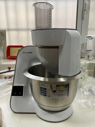 %title插图%num 博世(Bosch)欧洲进口带称厨师机家用和面机面条机打蛋器多功能搅拌料理机 达人系列 香槟金+绞肉套装