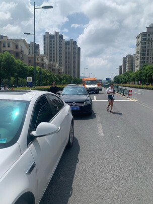 汽车灯泡