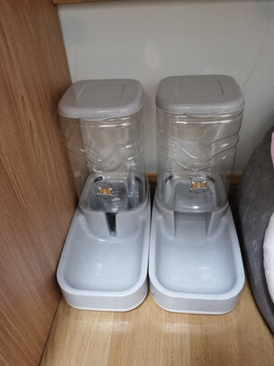 宠物自动喂食器