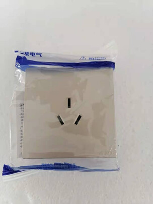 %title插图%num 西蒙(simon)开关插座面板M3系列电工电料 空调浴霸 16A三孔 581681-46 香槟金