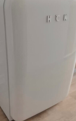 哈士奇(HCK)复古小冰箱107升单门家用租房独立冷藏冷冻节能静音母婴冰箱储奶阴凉柜小型BC-130RDC白色