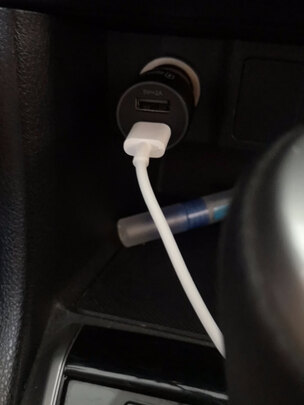 车载充电器
