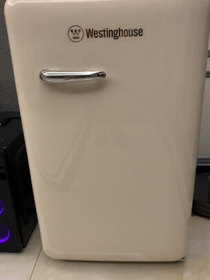 %title插图%num 西屋(Westinghouse)美式复古冰箱 迷你小冰箱家用宿舍租房 母乳化妆品冰箱 BC-WD118M