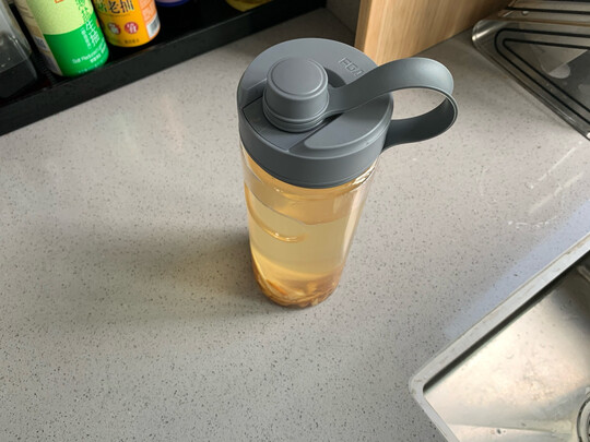 塑料水杯