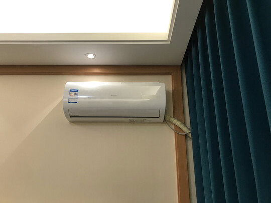 %title插图%num 海尔(Haier)空调挂机家用壁挂式 卧室低音空调 劲风 单冷 大1匹 26MCA75 新能效