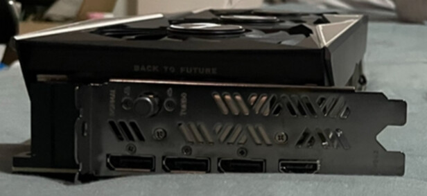 %title插图%num 七彩虹(Colorful)火神iGame GeForce RTX 3090 Vulcan OC 24G 1695-1785Mhz 赛博朋克2077游戏光追电脑显卡