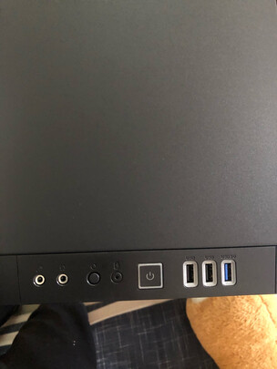 %title插图%num Tt(Thermaltake)启航者F1 机箱电源套装台式机电脑主机(含400W电源/支持M-ATX主板/支持背线/大侧透/U3)