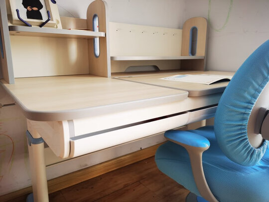 七色花学习桌全方位测评揭晓真相,优缺点内幕透露! 七色花学习桌全方位测评揭晓真相,优缺点内幕透露!