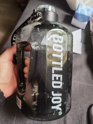运动水杯