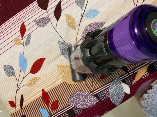 Dyson戴森V10轻量版吸尘器|消费者诉说Dyson戴森V10轻量版怎么样？用后讲真相内幕真相？