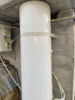 格力 (GREE) 空气能热水器家用200升 京东小家智能生态 一级能效 WiFi 节能省电 御锦SXT200LCJW/Y-1j(3-5人)