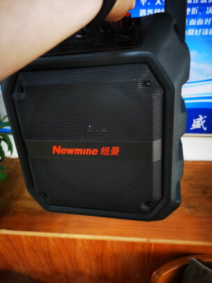 纽曼k97对比小度智能音箱到底哪款更好，做工哪个比较好？哪个十分漂亮？