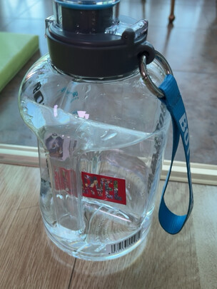 运动水杯