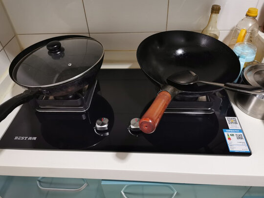 油烟机|外观展示百得油烟机和华帝油烟机哪个牌子好?用后一周讲体验真相