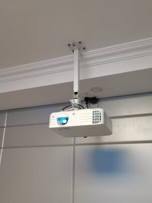 %title插图%num 优派 PX701-4K 投影仪家用 投影机 游戏电竞(4K超高清 240HZ刷新率 4.2ms低延迟 3200流明 HDR10 四向校正)