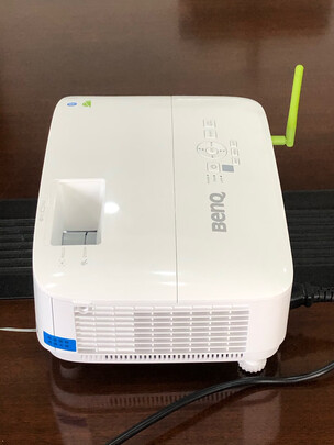 明基（BenQ）E540 智能投影仪 投影机 投影仪办公（4000流明 自带热点 U盘直读 16G内存 手机投影 视频会议）