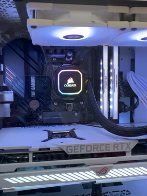 %title插图%num 美商海盗船 (USCORSAIR) H100i RGB PRO XT 水冷CPU散热器 240mm冷排 双磁悬浮风扇 RGB冷头