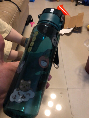 运动水杯