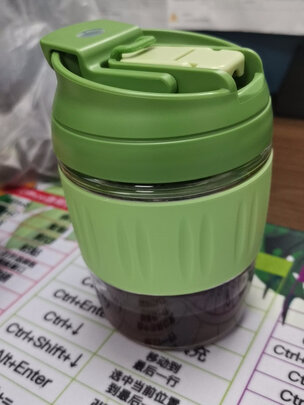 玻璃杯